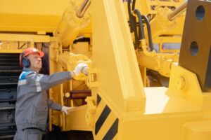 Why heavy duty mechanic maintenance matters for your fleet 300x200